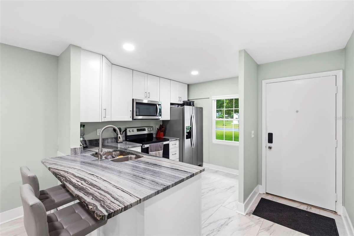4651 LAKE VILLA DRIVE — photo 4 of 25