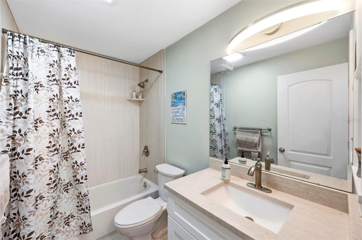 4651 LAKE VILLA DRIVE — photo 20 of 25