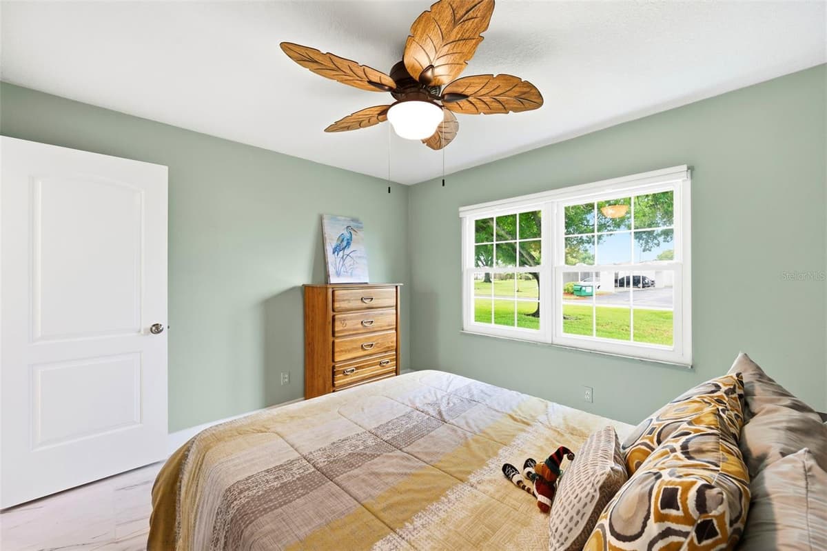 4651 LAKE VILLA DRIVE — photo 19 of 25