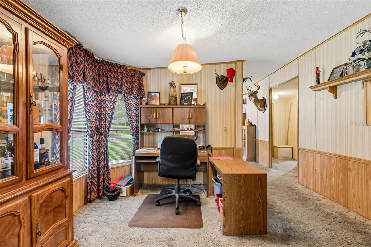 6325 OAKVIEW LANE — photo 4 of 47