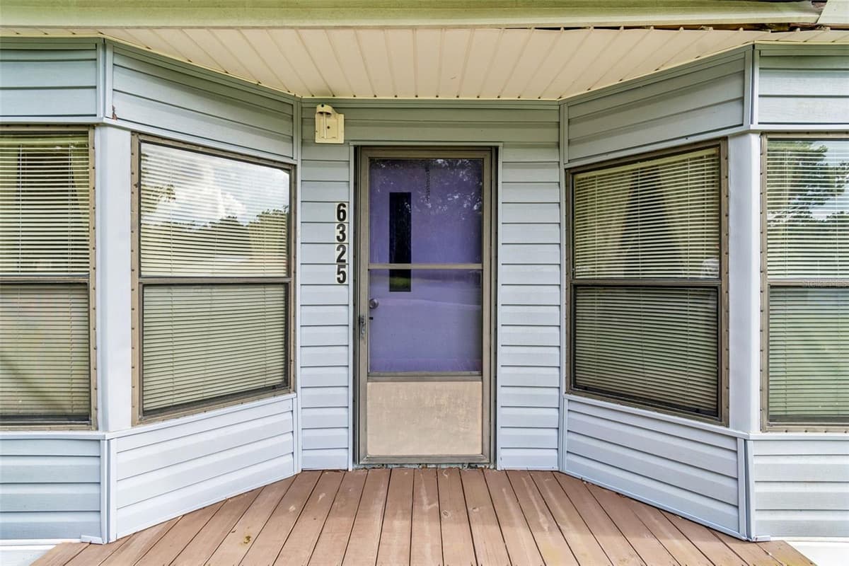 6325 OAKVIEW LANE — photo 3 of 47