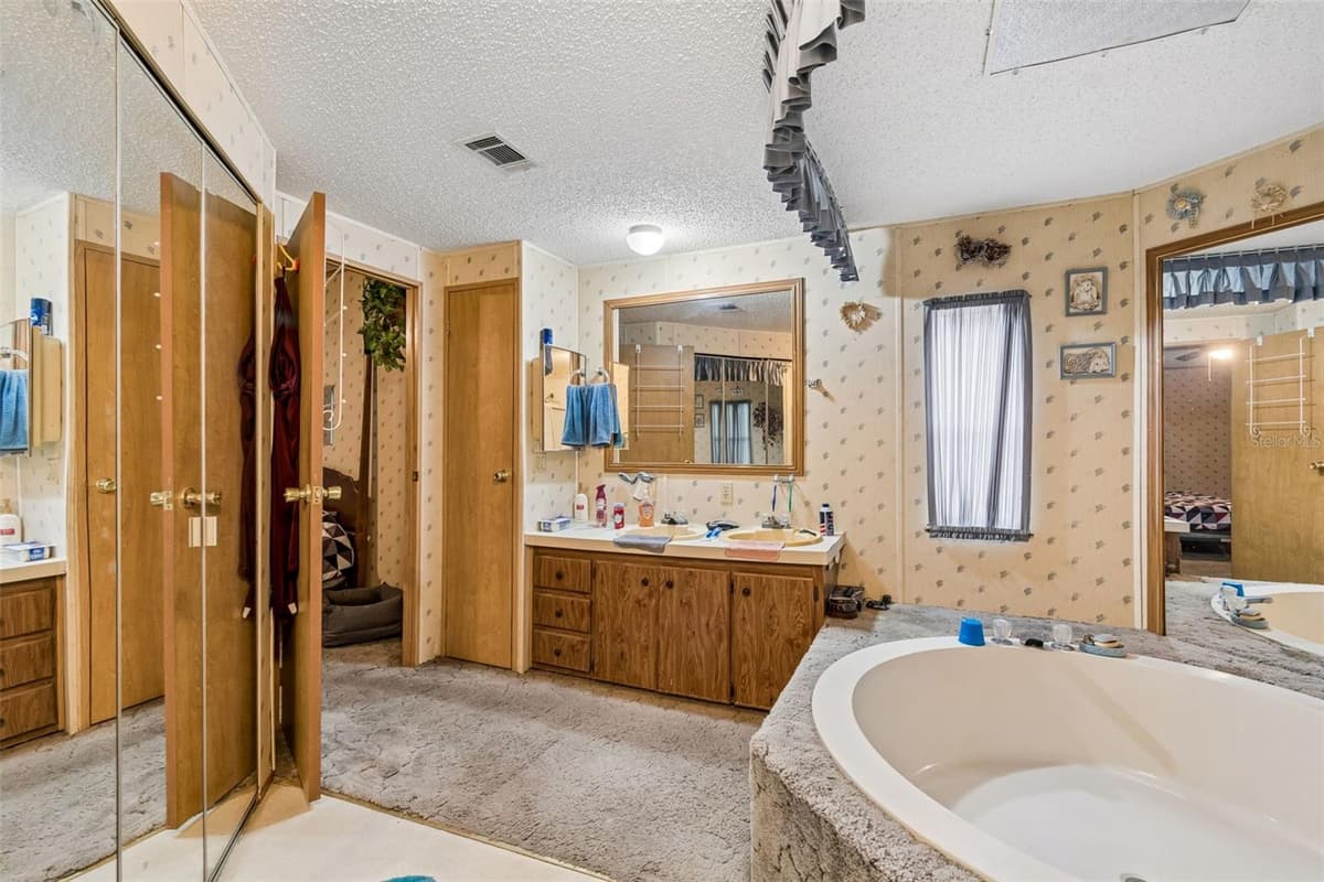 6325 OAKVIEW LANE — photo 19 of 47