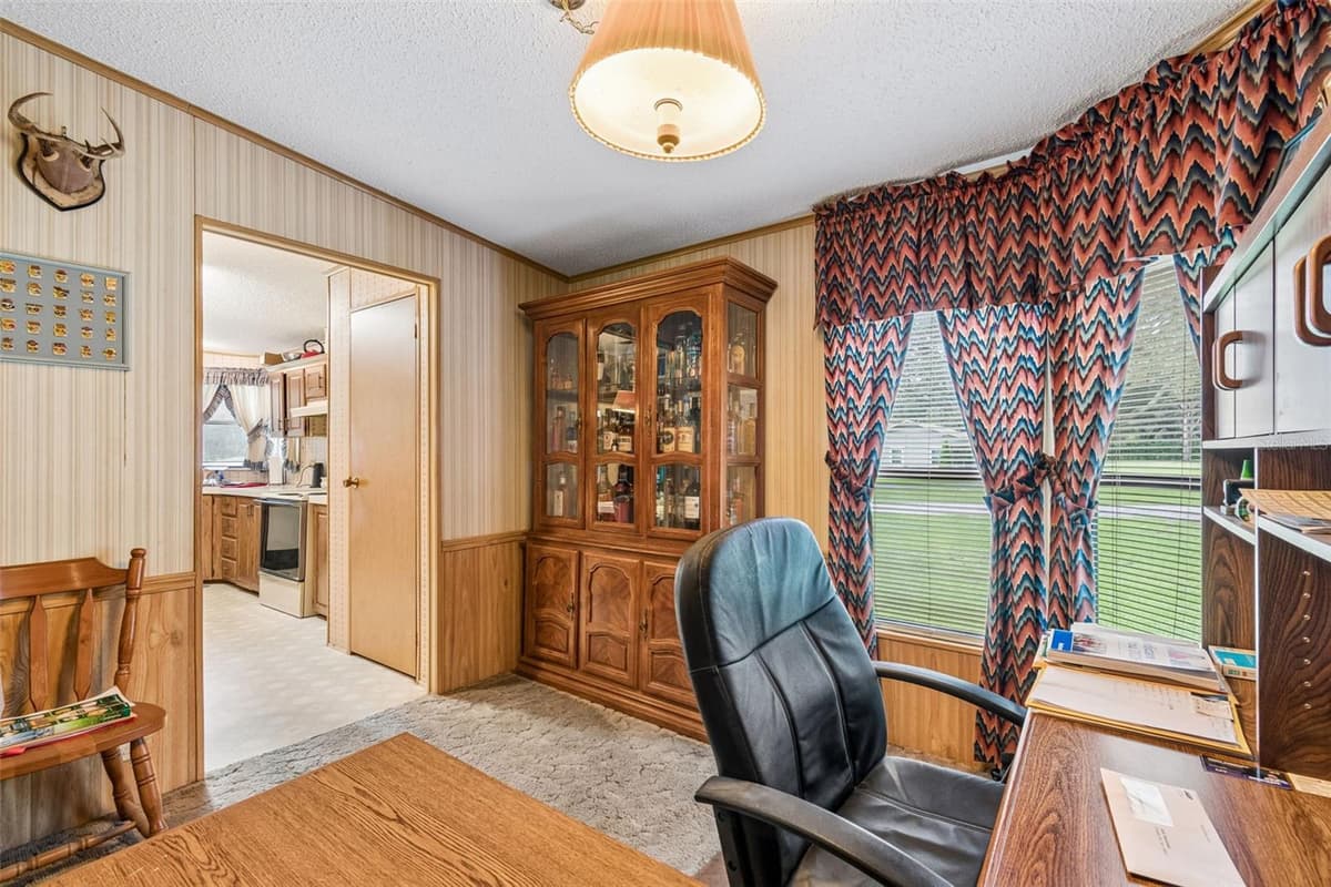6325 OAKVIEW LANE — photo 9 of 47