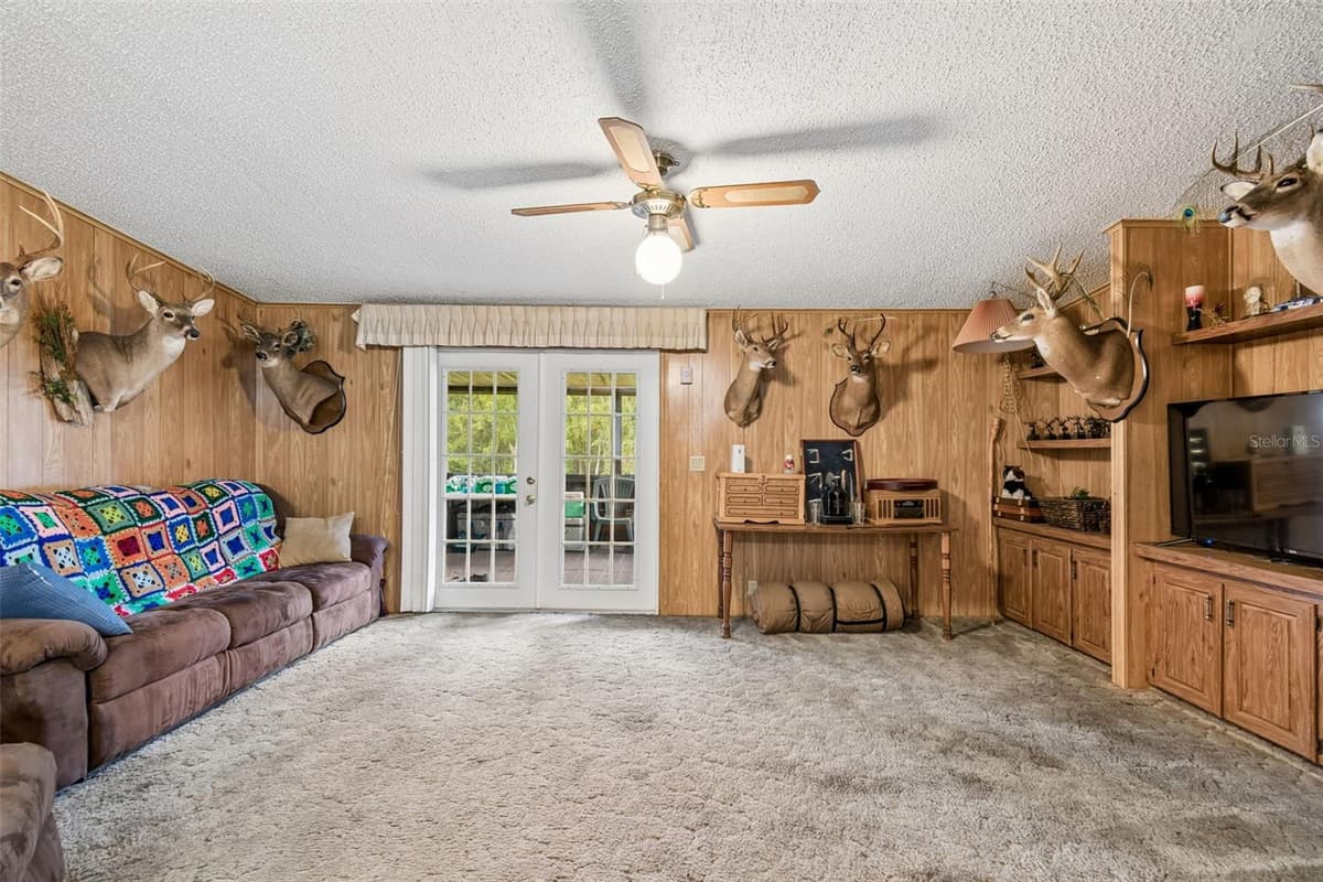 6325 OAKVIEW LANE — photo 8 of 47