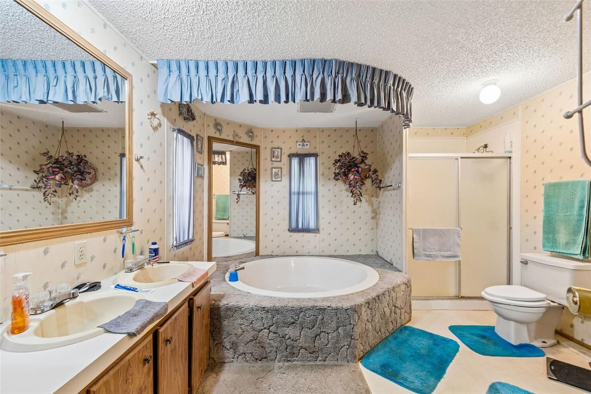 6325 OAKVIEW LANE — photo 17 of 47