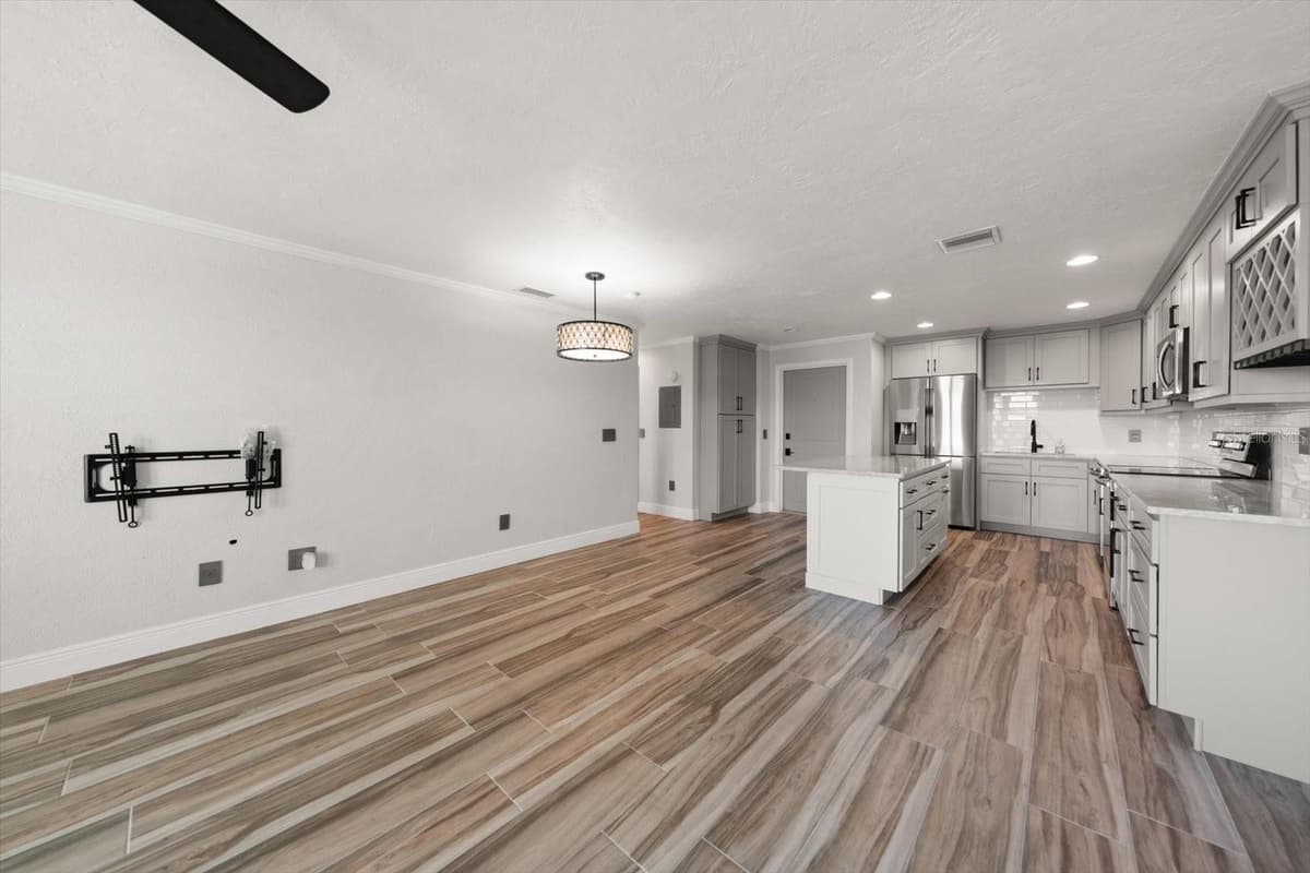 4681 1ST STREET — photo 13 of 25