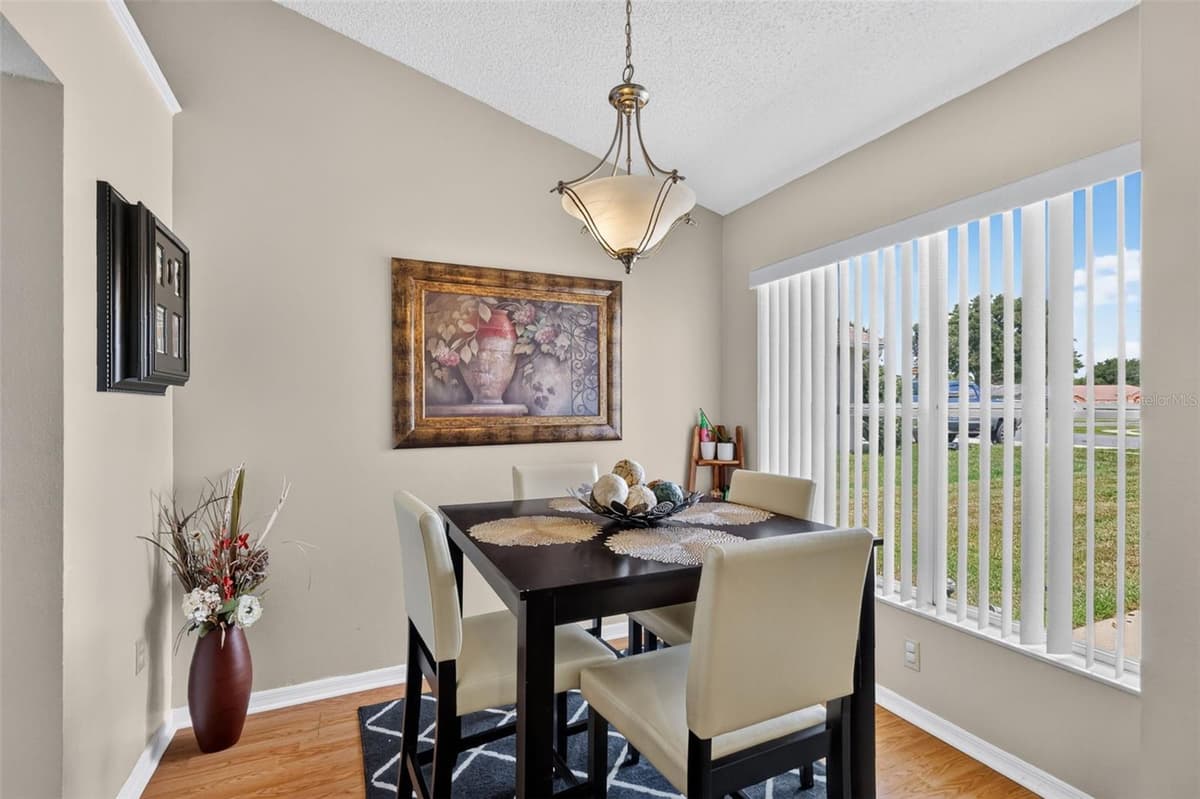 626 WOODVIEW DRIVE — photo 14 of 38