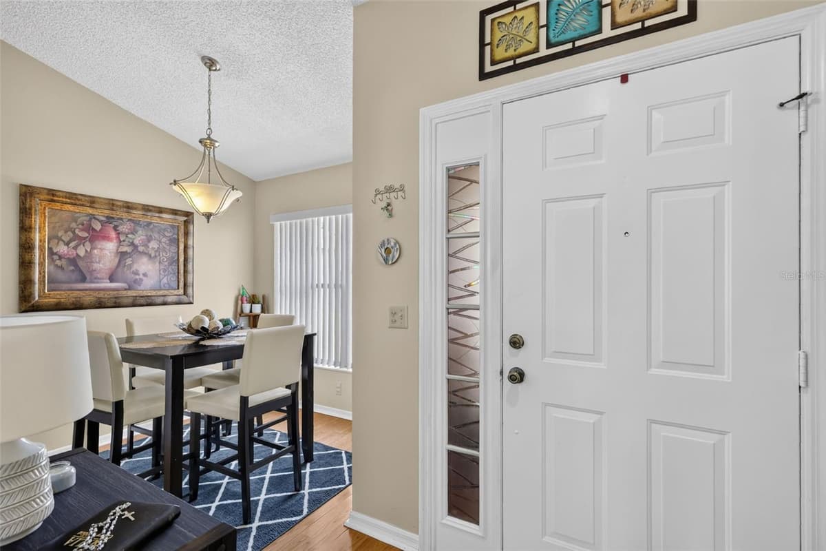626 WOODVIEW DRIVE — photo 12 of 38