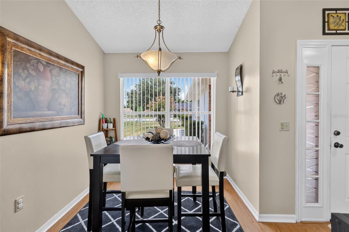 626 WOODVIEW DRIVE — photo 15 of 38