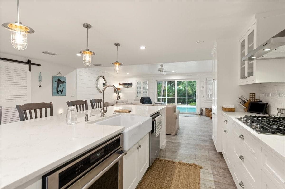 5125 SANDY BEACH AVENUE — photo 5 of 41