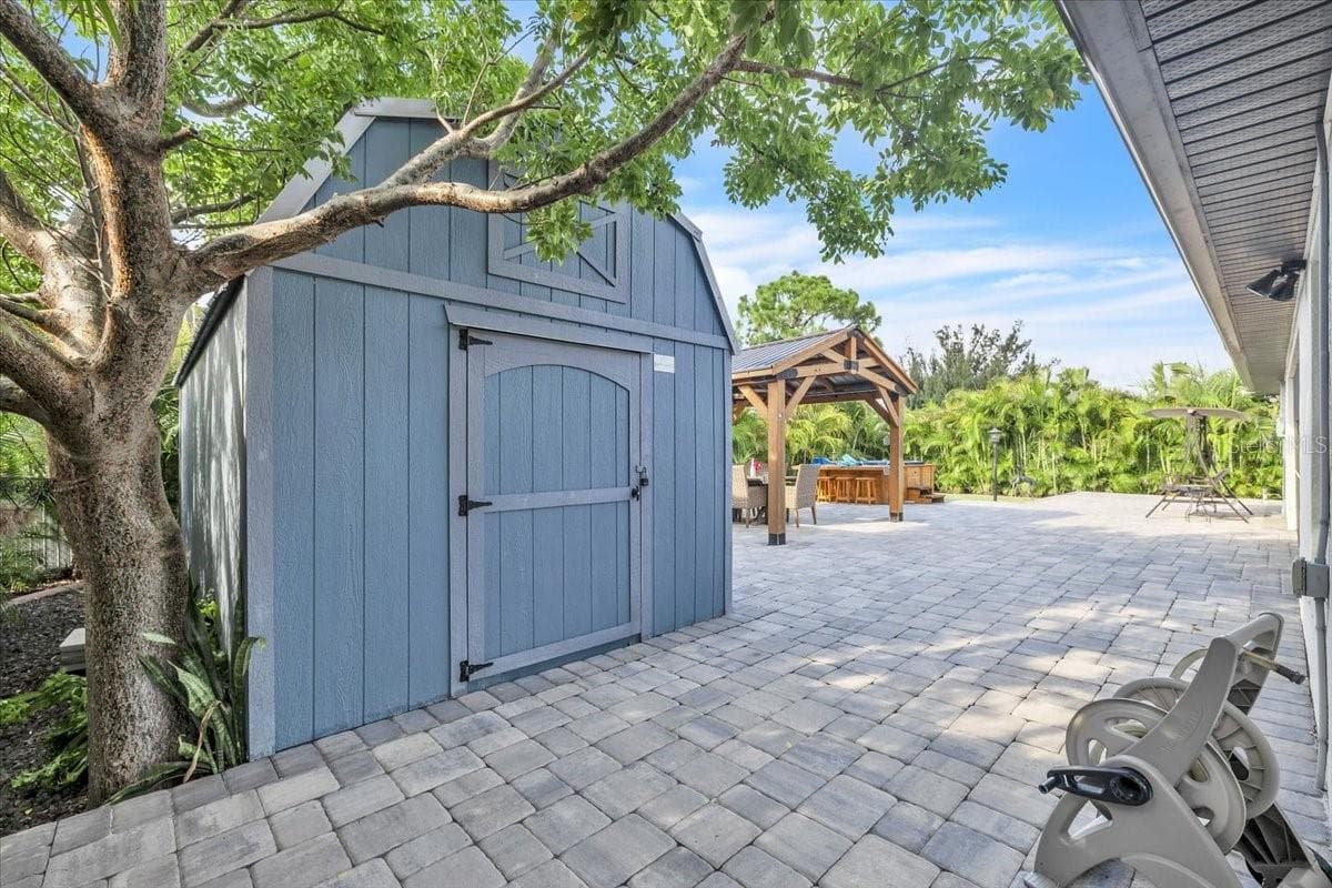3233 21ST STREET — photo 4 of 47