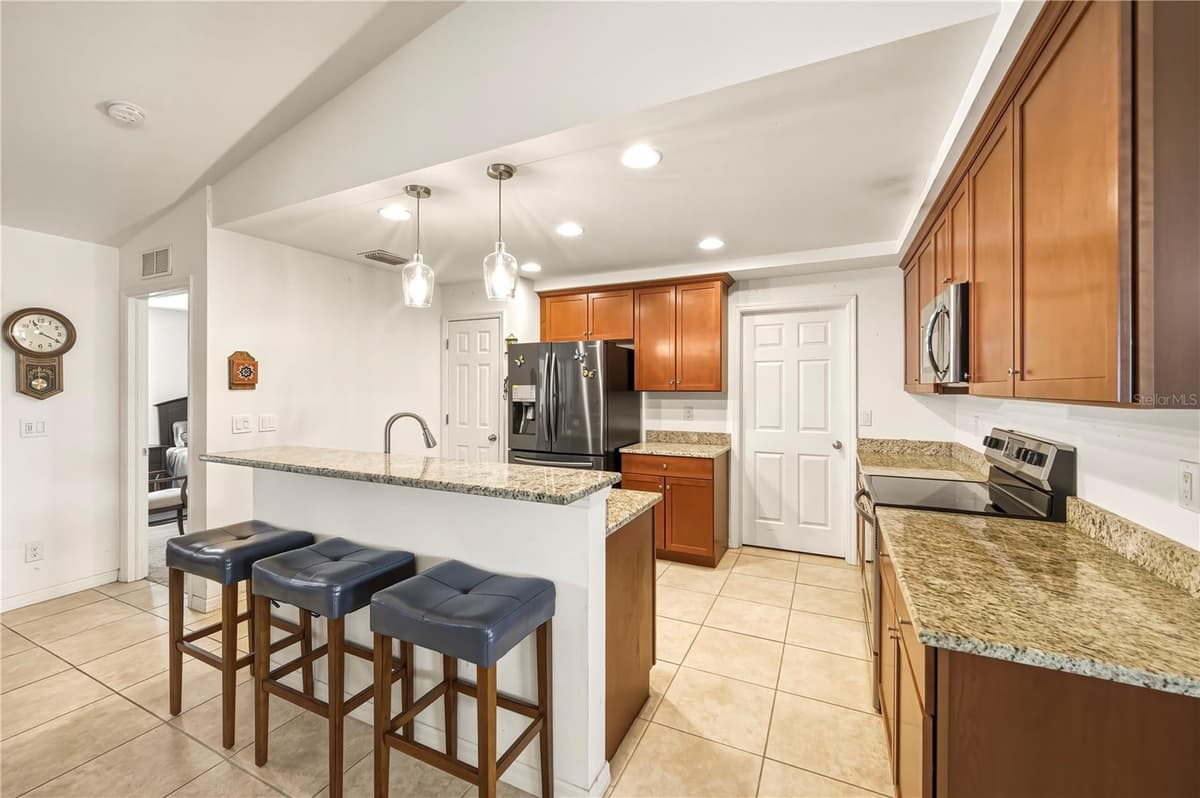 3233 21ST STREET — photo 11 of 47