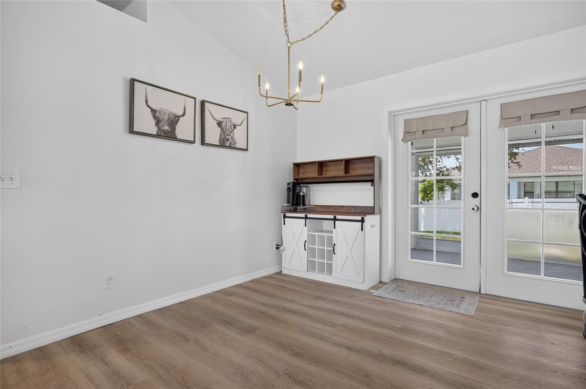 1821 22ND TERRACE — photo 9 of 39