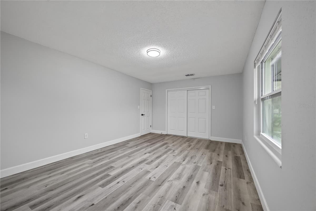 2390 NORTHLAND ROAD — photo 18 of 39