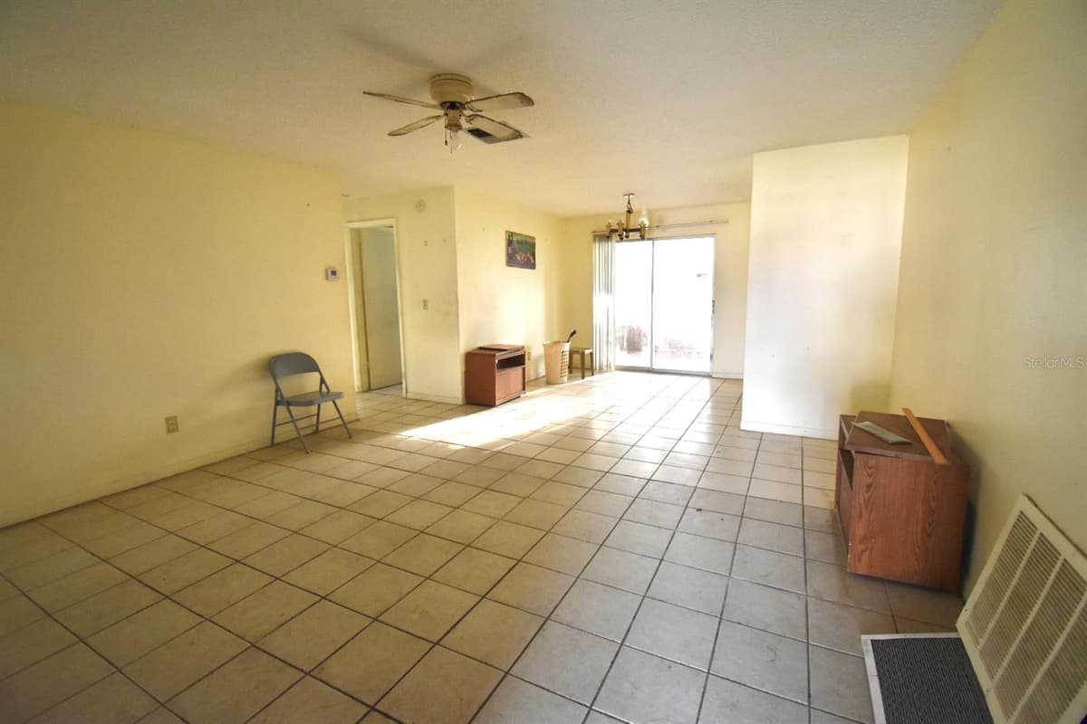704 LEMONWOOD DRIVE — photo 3 of 24