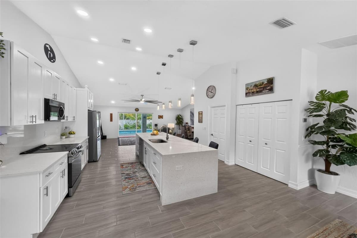 10177 WILDCAT STREET — photo 12 of 44