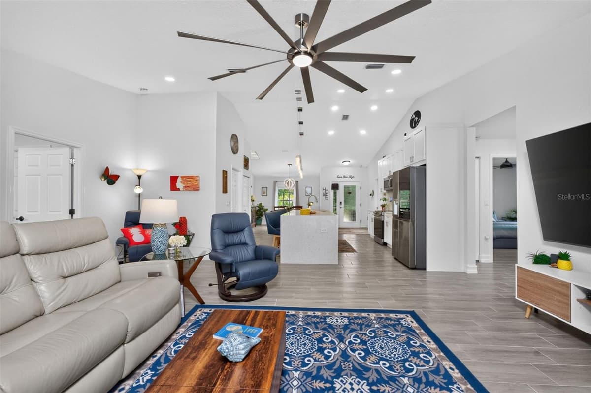 10177 WILDCAT STREET — photo 5 of 44