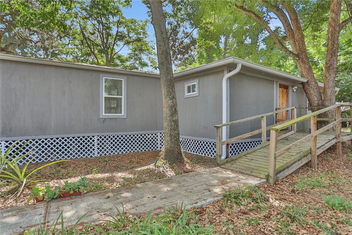 9132 MANGO STREET — photo 3 of 9