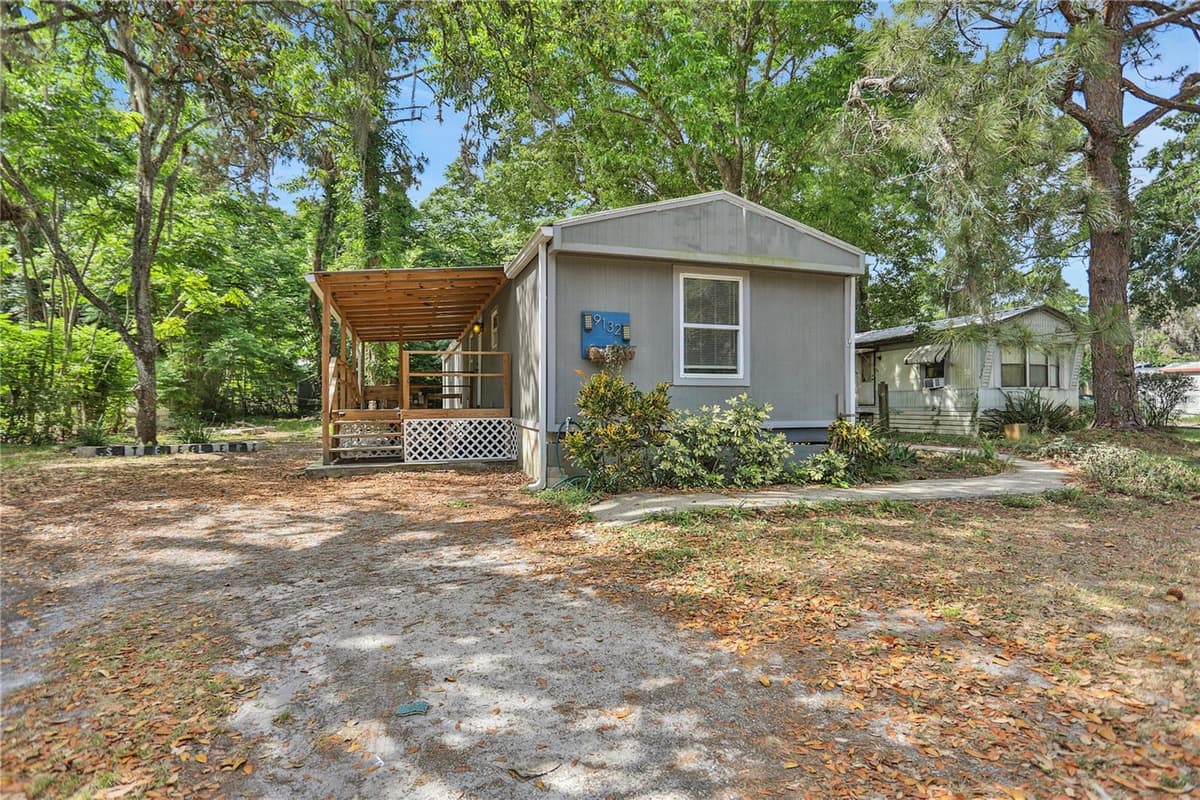 9132 MANGO STREET — photo 2 of 9