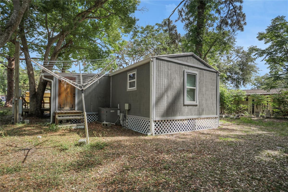 9132 MANGO STREET — photo 6 of 9