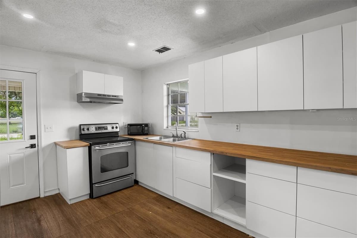 9545 STATE ROAD 33 — photo 14 of 37