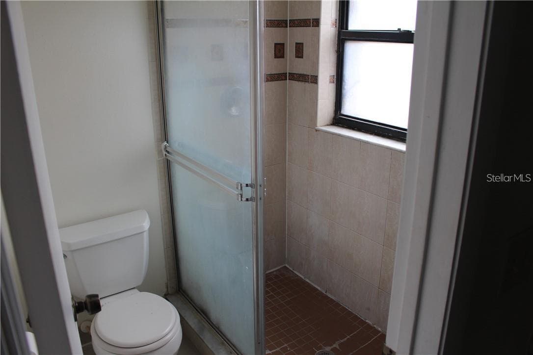 2906 SEMORAN BOULEVARD — photo 10 of 16