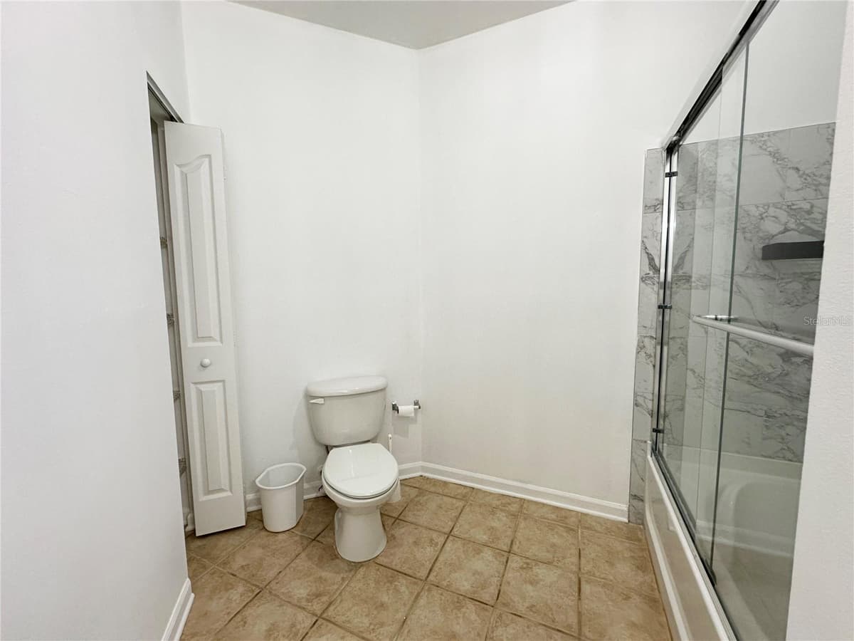 12843 MADISON POINTE CIRCLE — photo 11 of 48