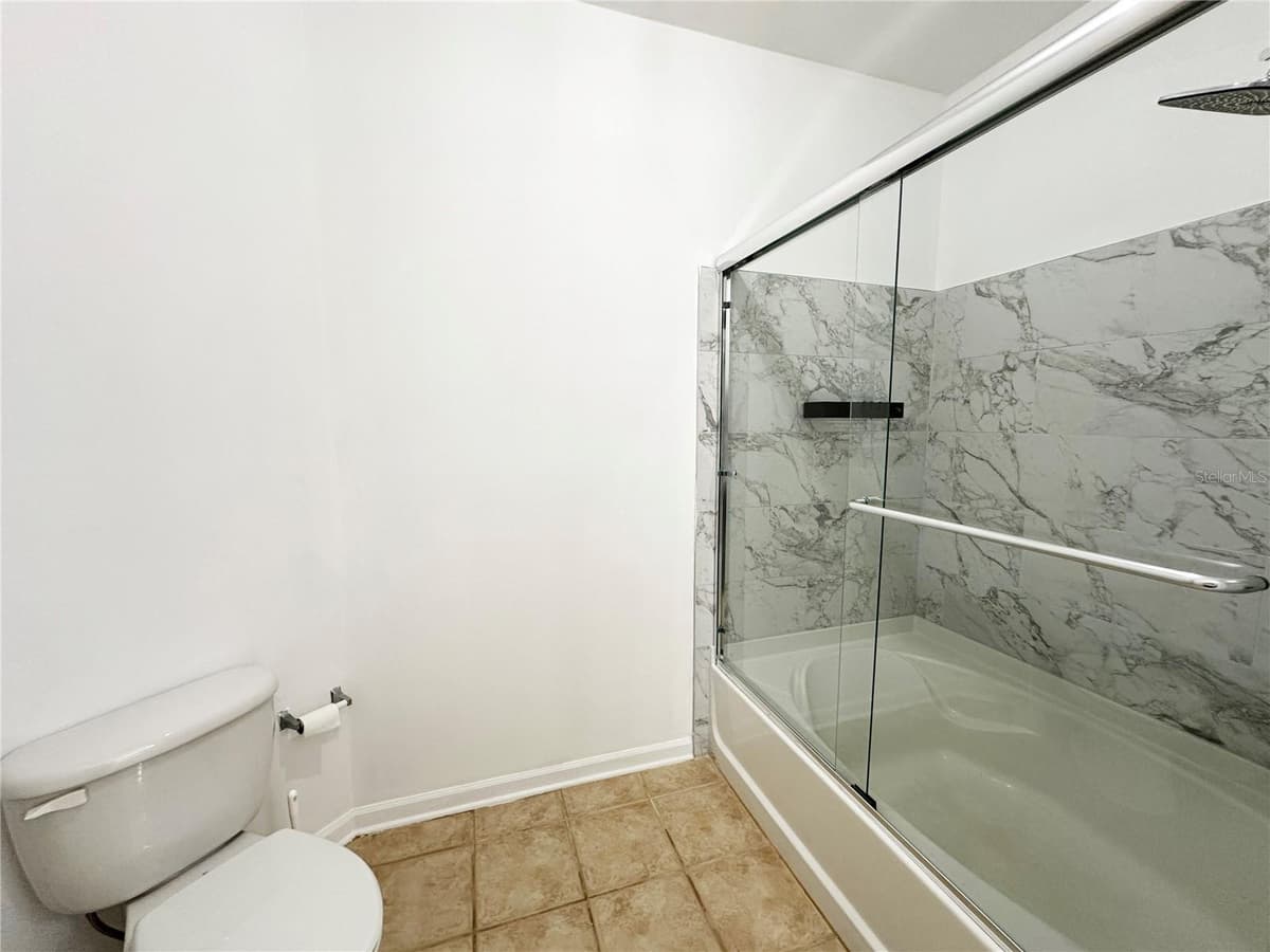 12843 MADISON POINTE CIRCLE — photo 10 of 48