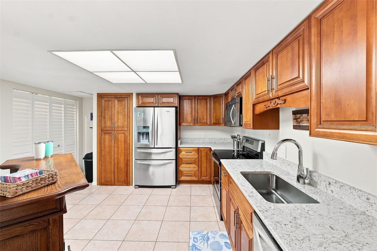 3601 BANANA RIVER BOULEVARD — photo 11 of 34