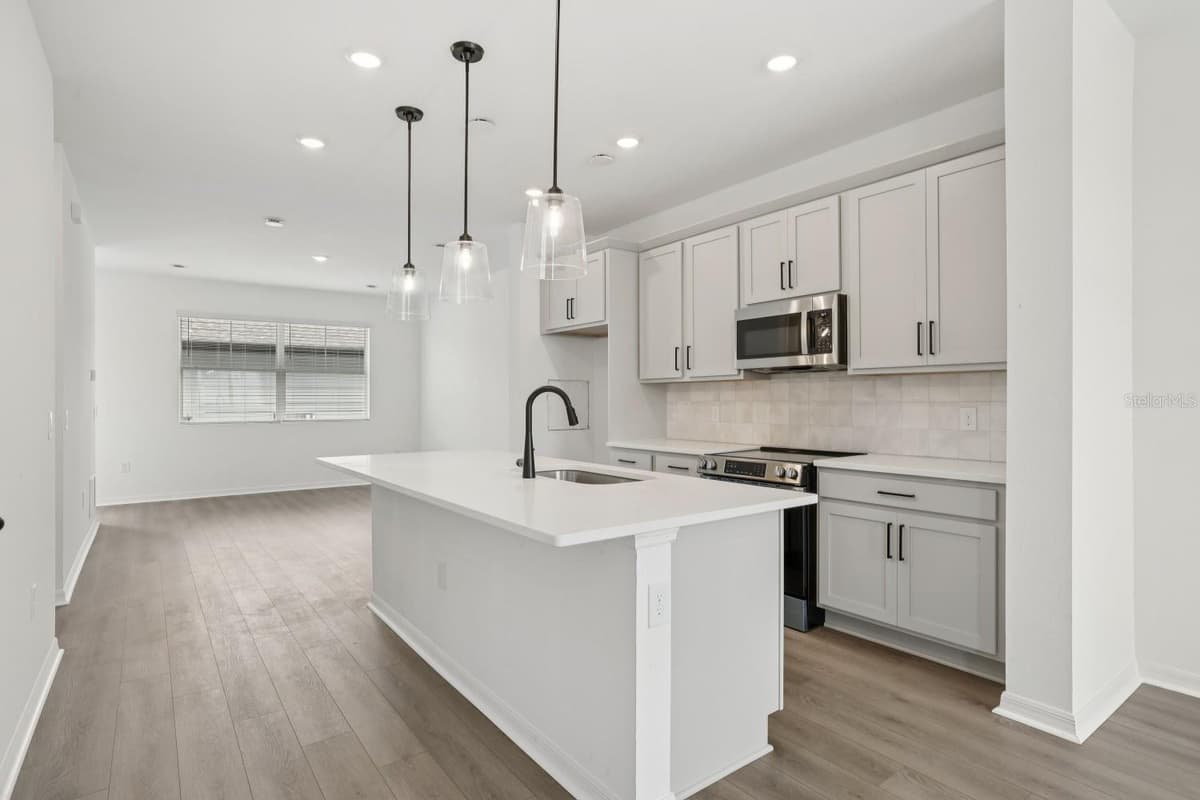 17398 SWEET MORO DRIVE — photo 3 of 28