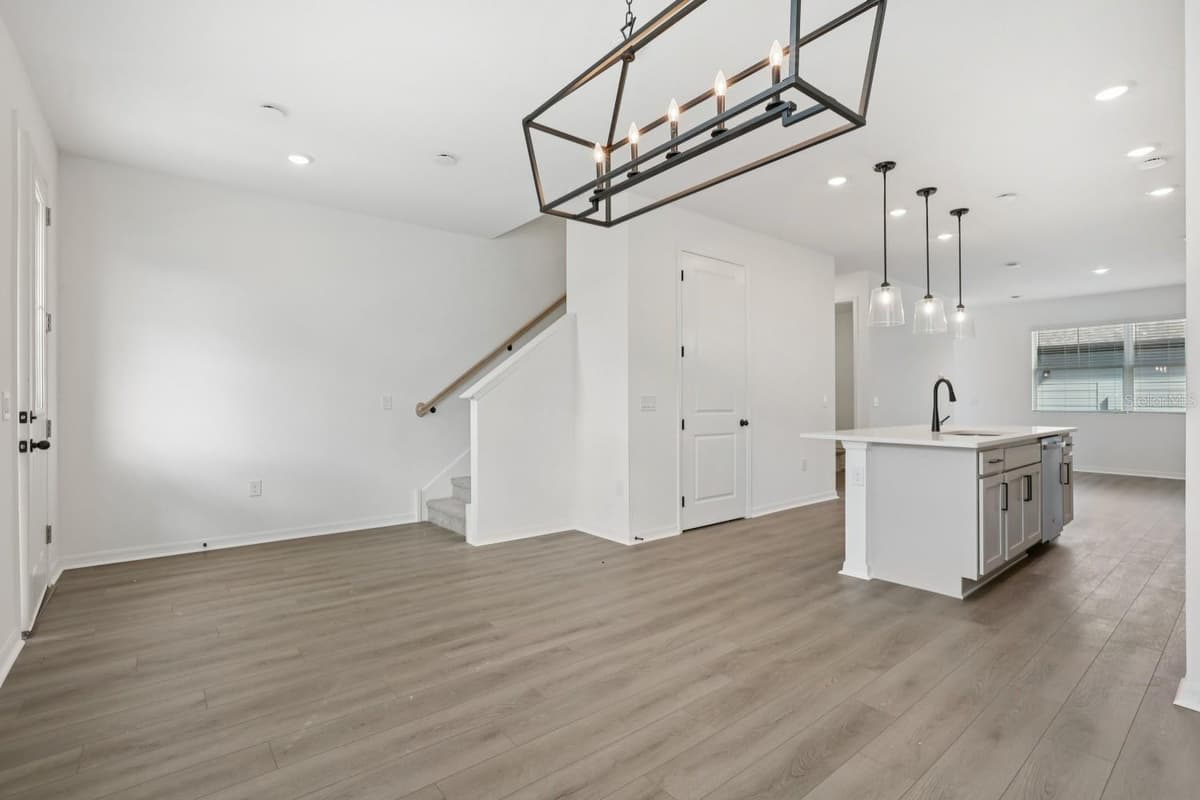 17398 SWEET MORO DRIVE — photo 5 of 28