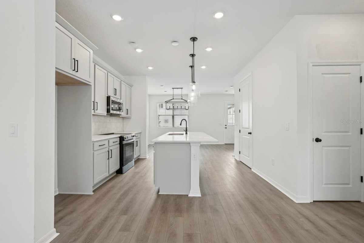 17398 SWEET MORO DRIVE — photo 11 of 28