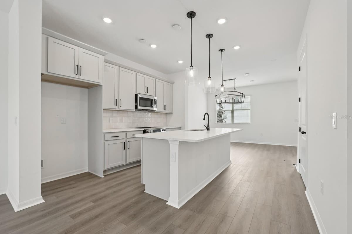 17398 SWEET MORO DRIVE — photo 9 of 28
