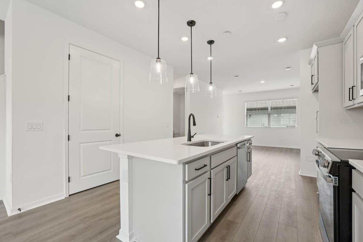 17398 SWEET MORO DRIVE — photo 8 of 28
