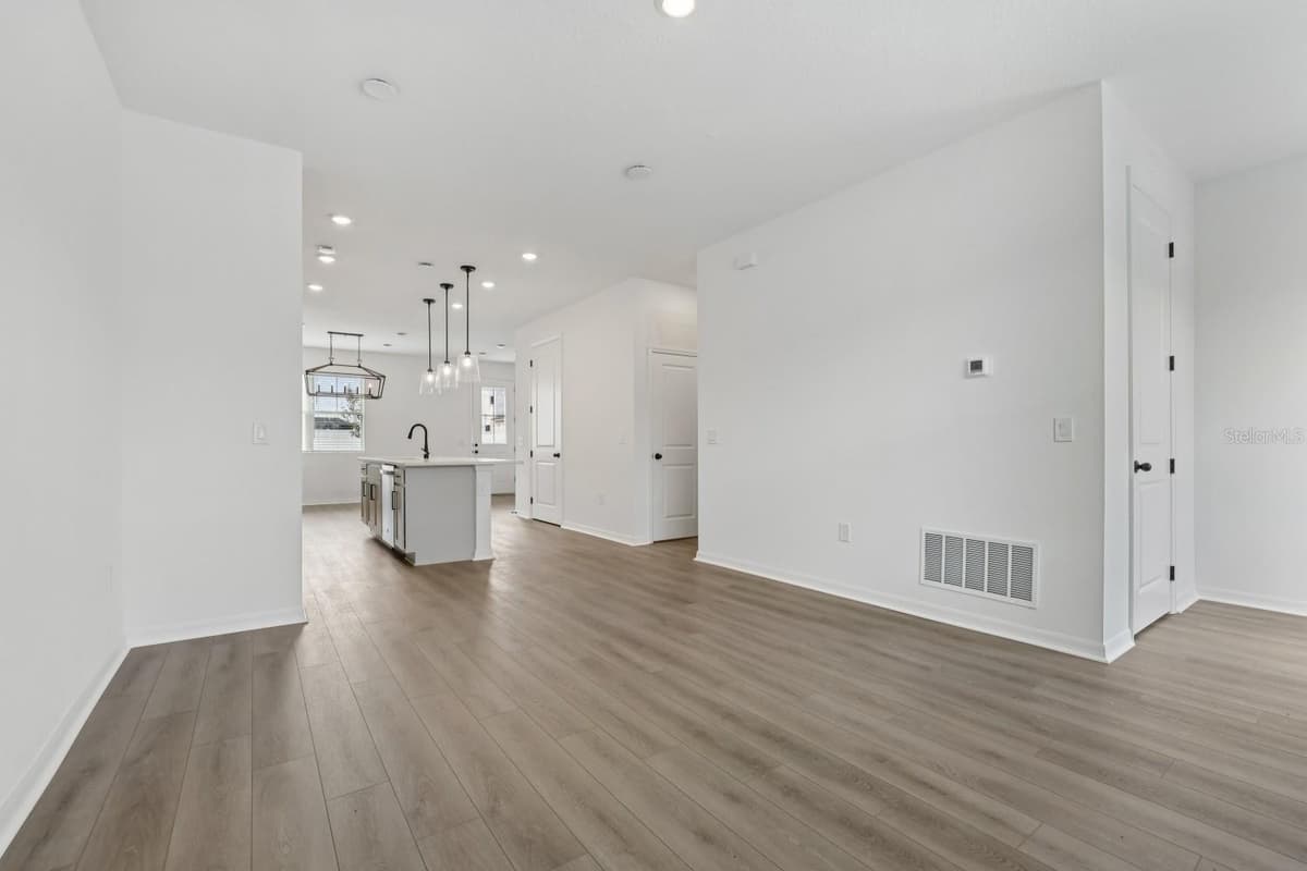 17398 SWEET MORO DRIVE — photo 13 of 28