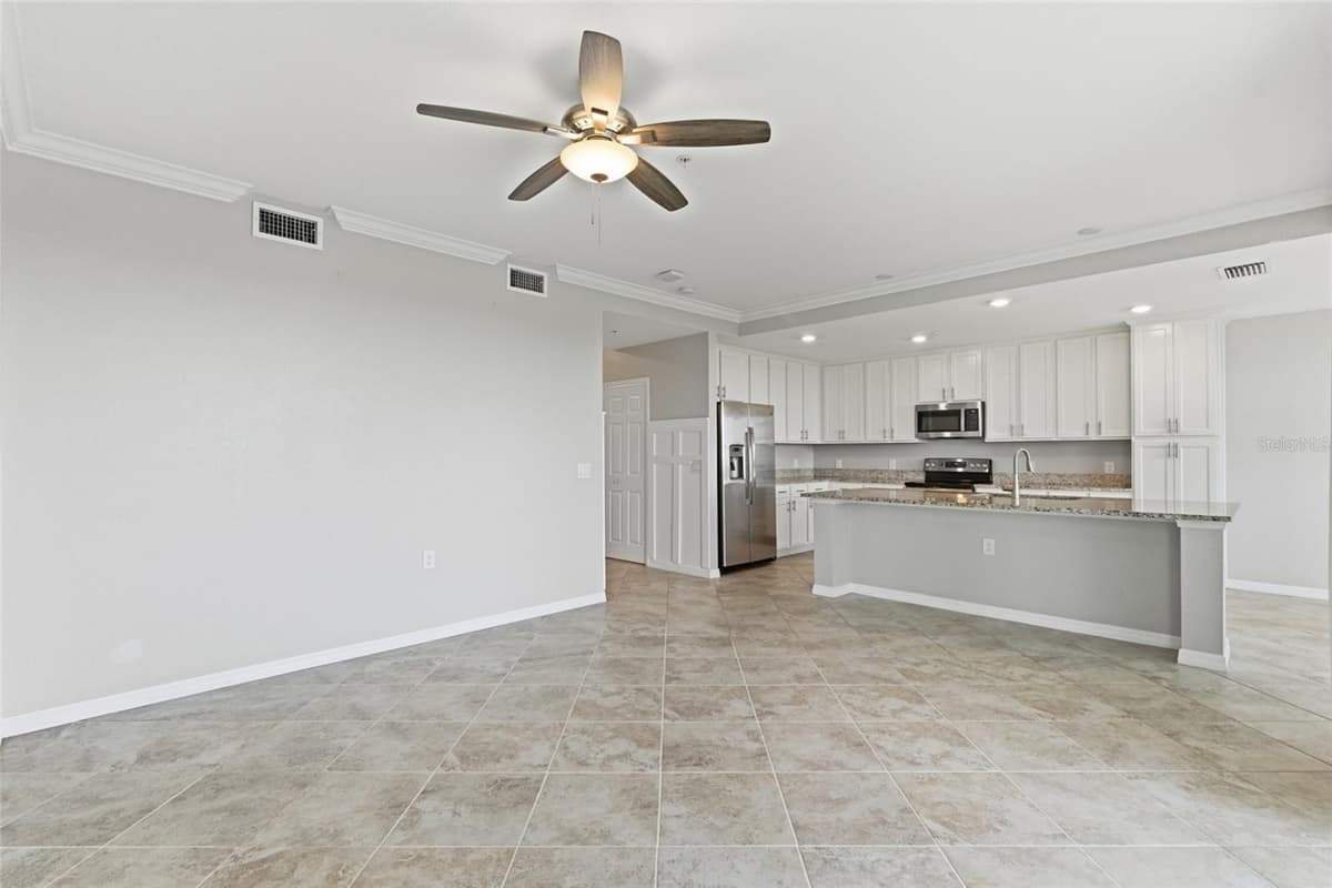 14081 HERITAGE LANDING BOULEVARD — photo 5 of 65