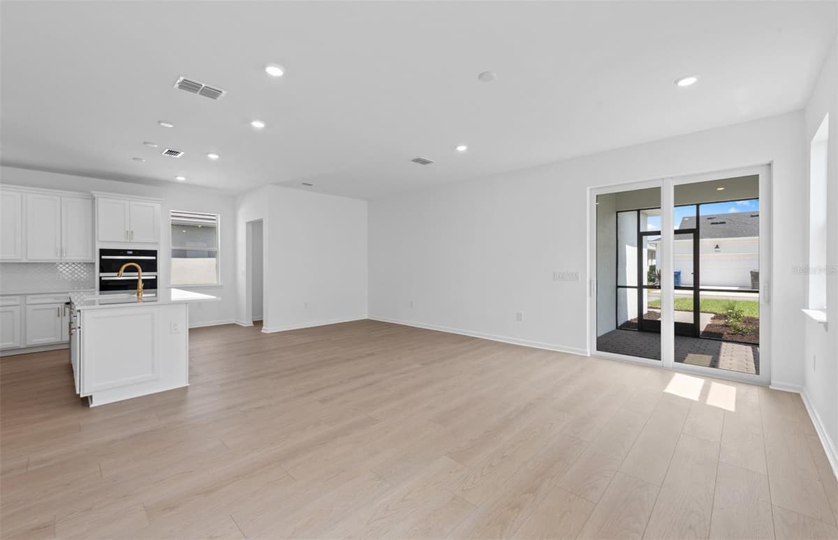 7719 REFLECTION PARKWAY — photo 13 of 36