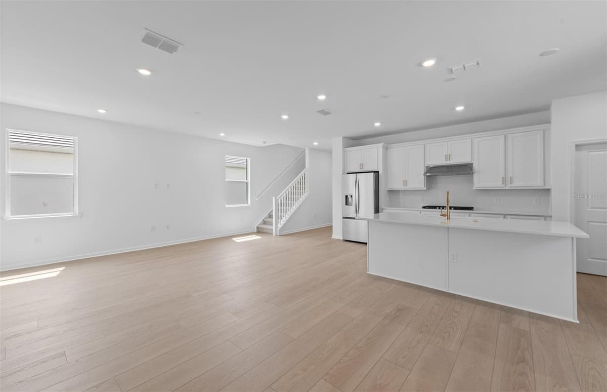 7719 REFLECTION PARKWAY — photo 14 of 36