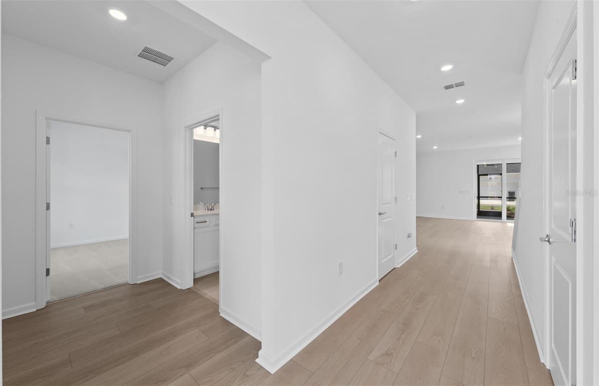 7719 REFLECTION PARKWAY — photo 5 of 36