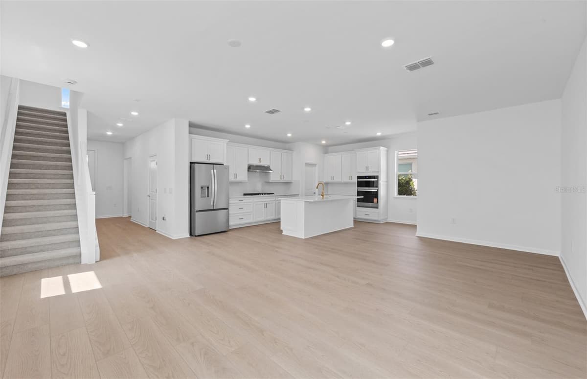 7719 REFLECTION PARKWAY — photo 15 of 36