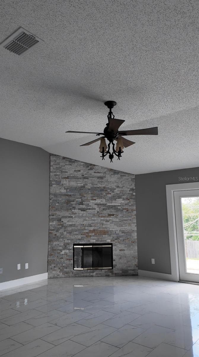 3276 WOODGLEN DRIVE — photo 2 of 5