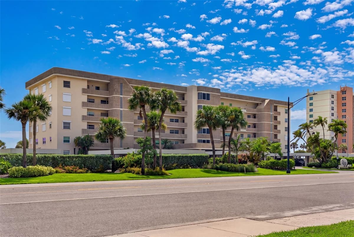 4325 GULF OF MEXICO DRIVE — photo 6 of 100
