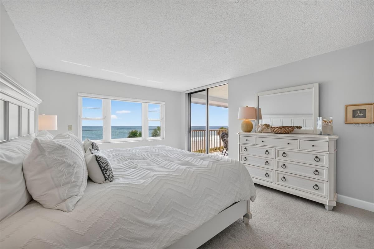 4325 GULF OF MEXICO DRIVE — photo 37 of 100