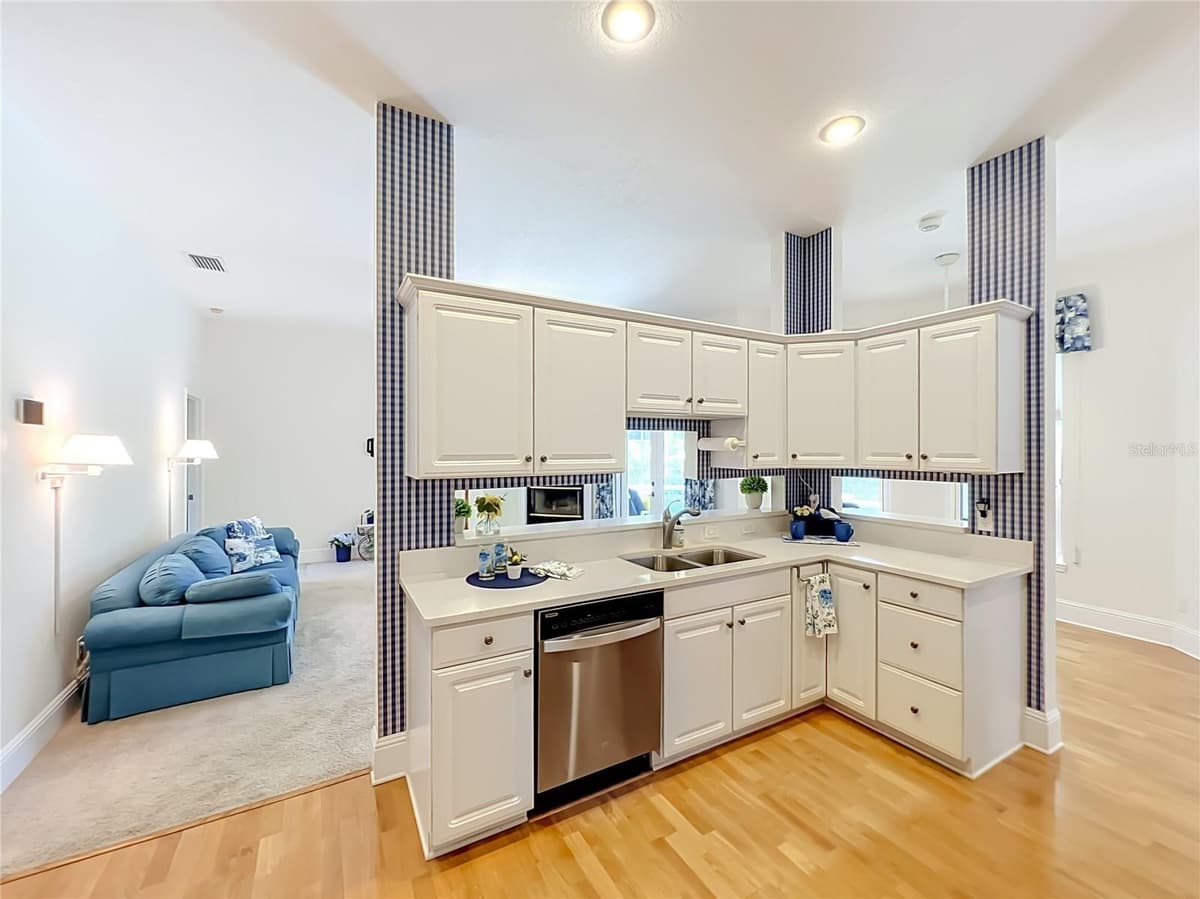 2667 COCHISE TRAIL — photo 19 of 92