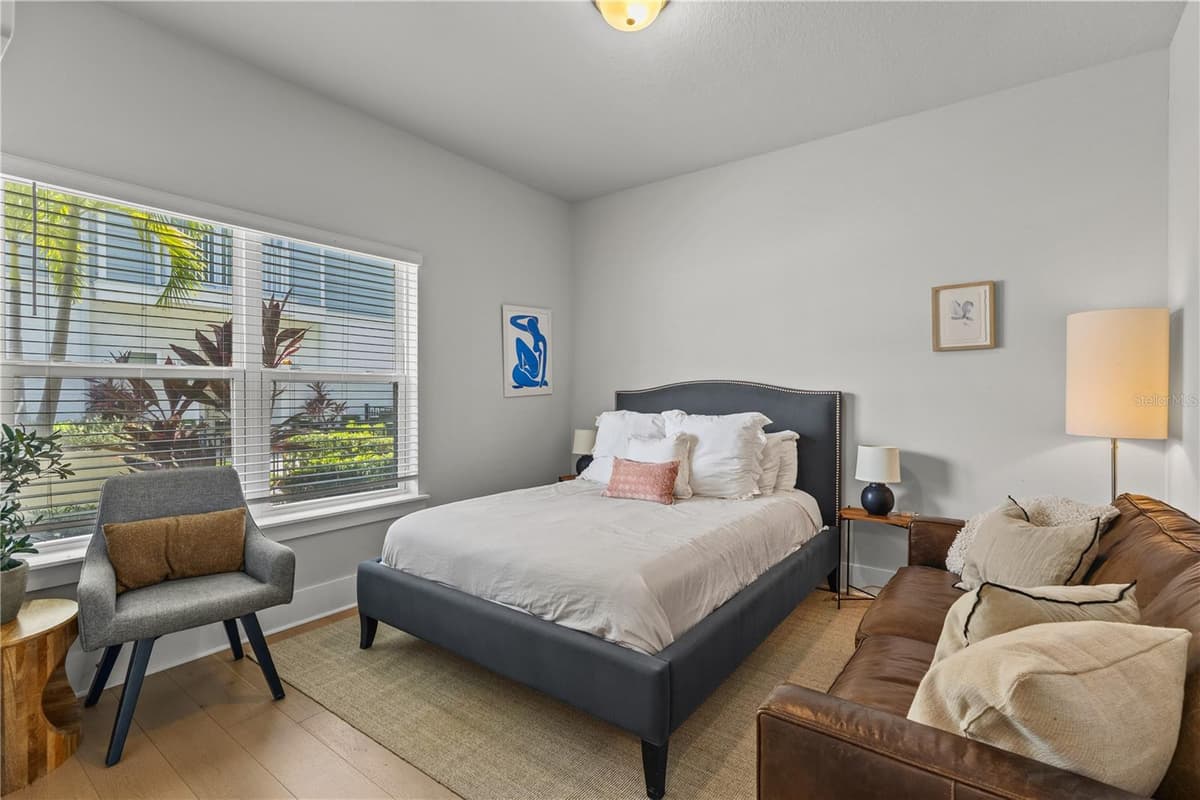 501 LAFAYETTE COURT — photo 4 of 36