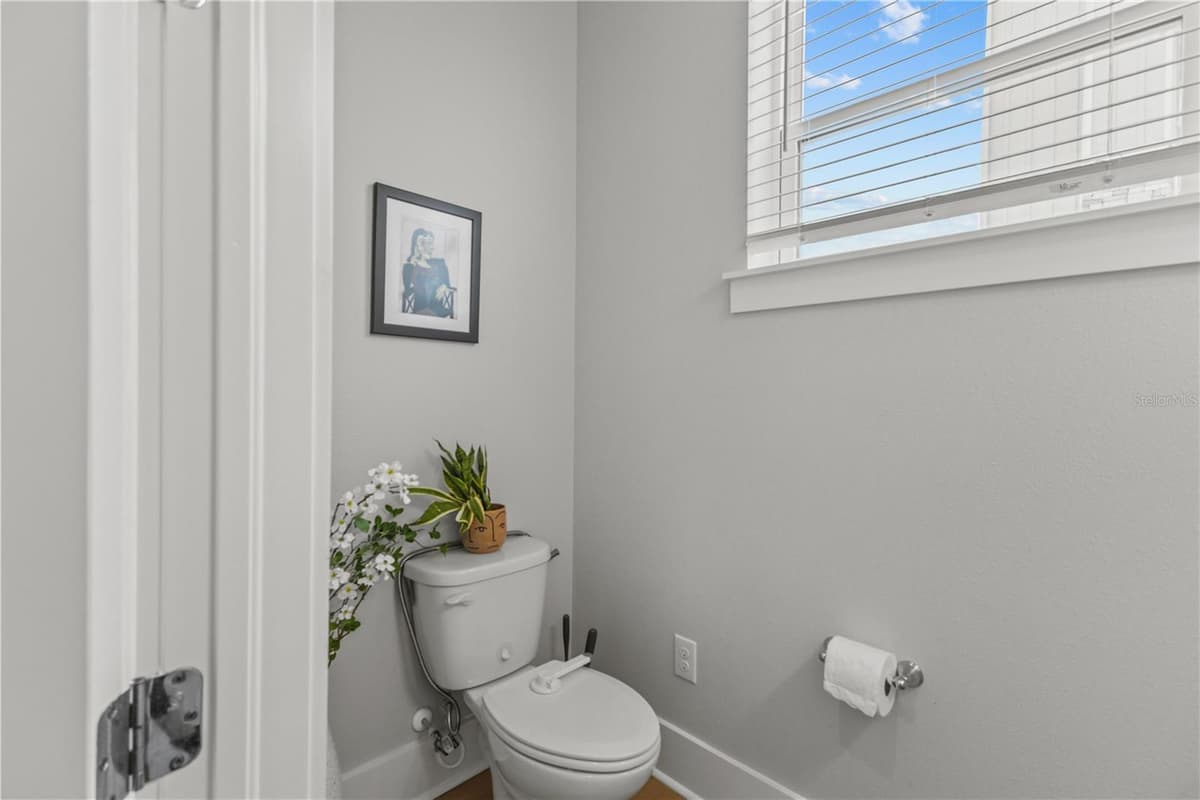 501 LAFAYETTE COURT — photo 24 of 36