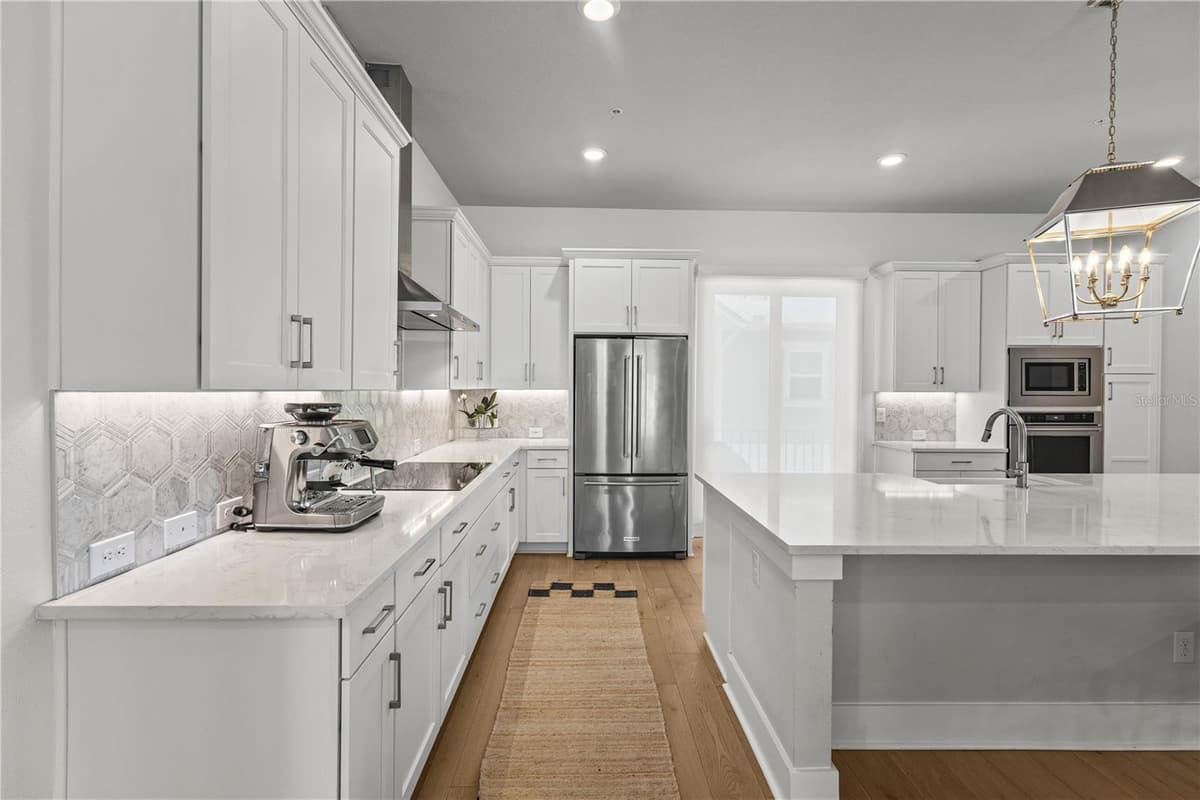 501 LAFAYETTE COURT — photo 12 of 36