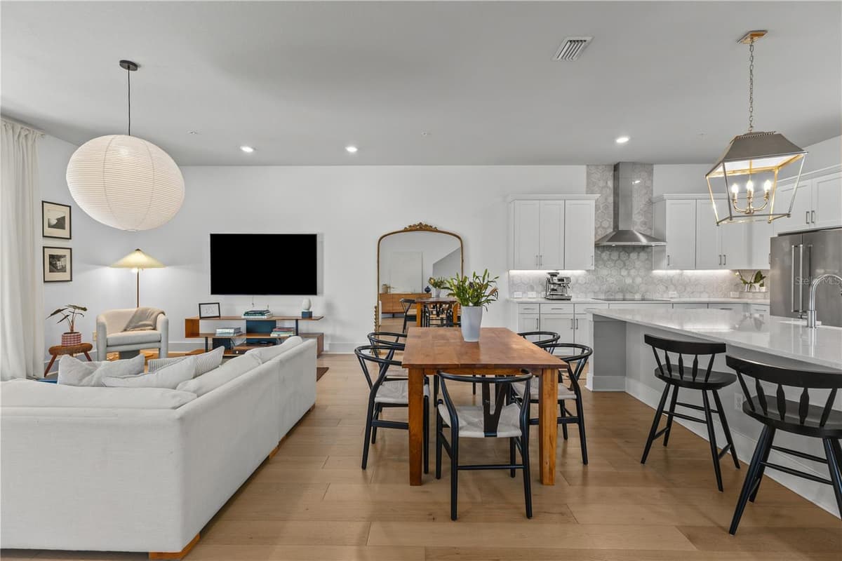 501 LAFAYETTE COURT — photo 17 of 36