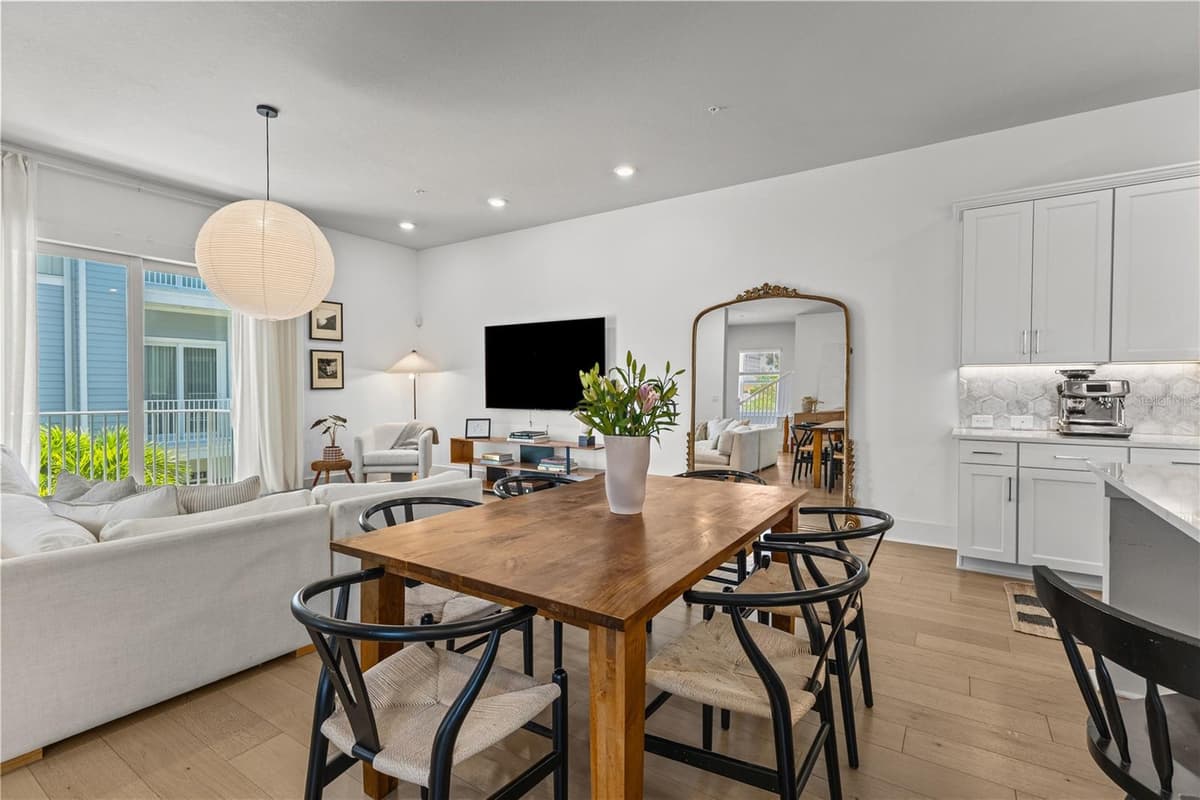 501 LAFAYETTE COURT — photo 16 of 36
