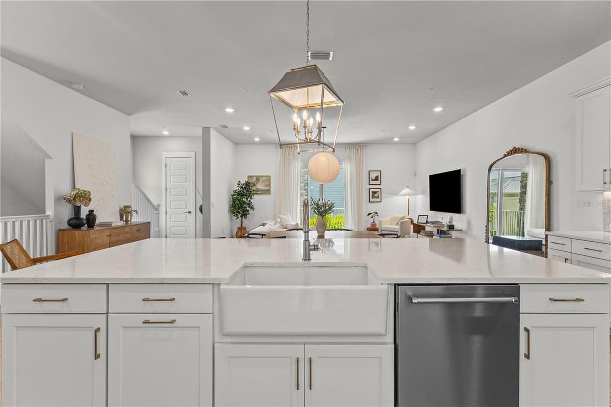 501 LAFAYETTE COURT — photo 10 of 36